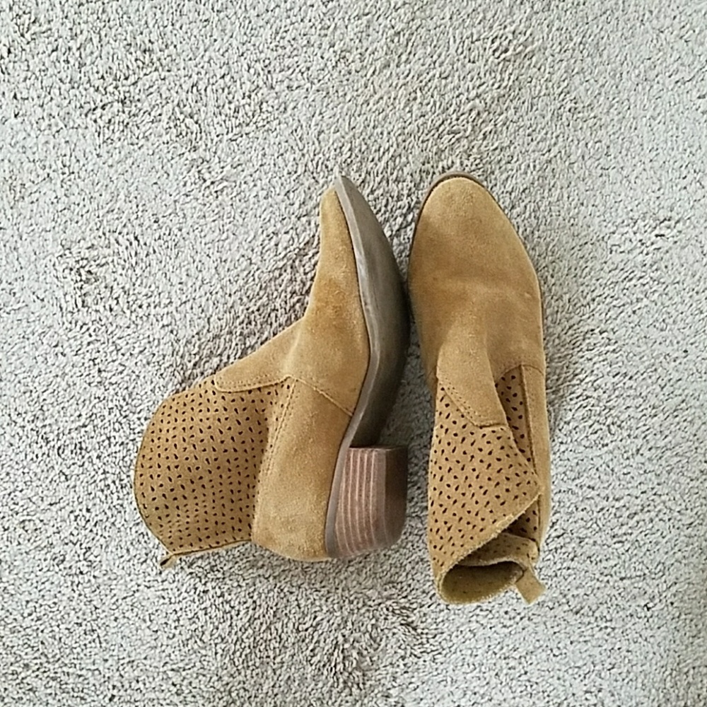 American Eagle booties